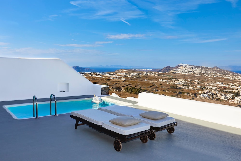 Vita Residence Suite with Heated Pool and Panoramic View