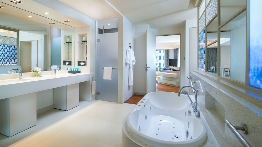 Club Executive Ocean Suite - Photo 8