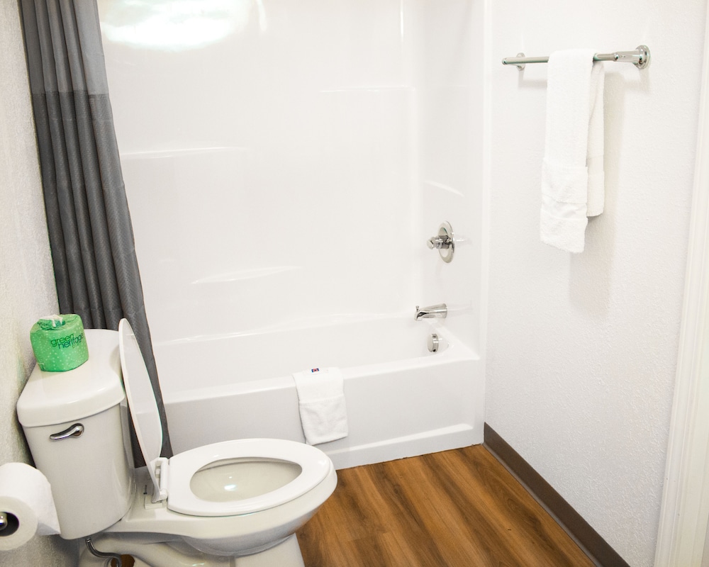 Deluxe Room, 2 Double Beds, Non Smoking, Refrigerator & Microwave - Photo 5