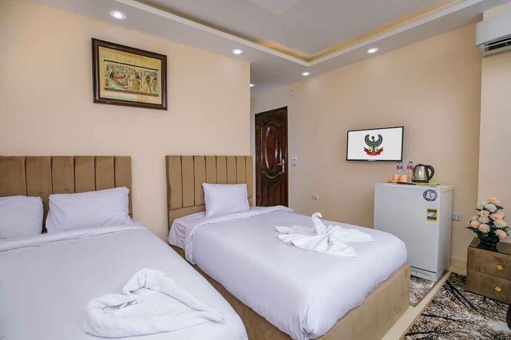 Deluxe Triple Room, City View