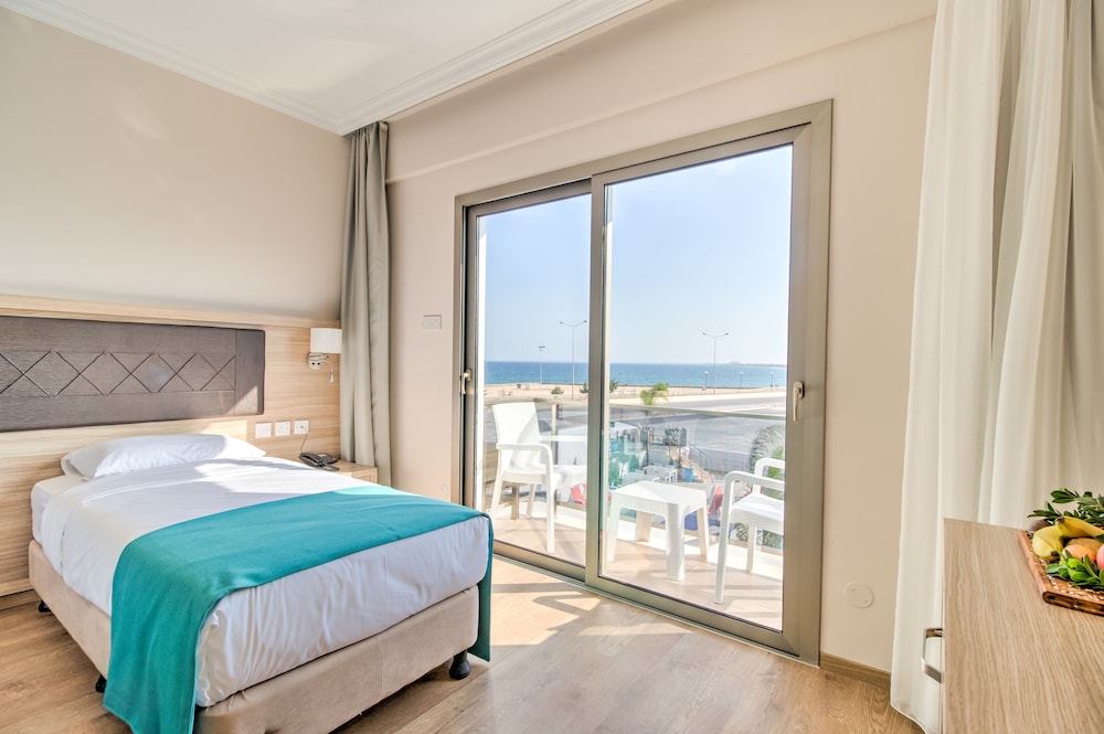 Standard Double Room, Sea View photo 3