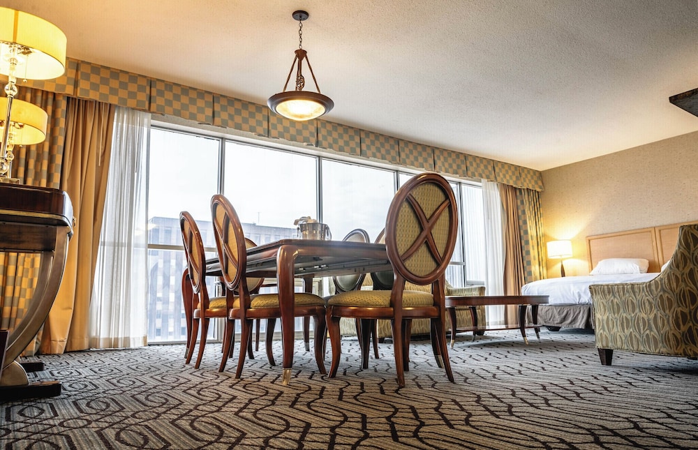 Suite, 1 King Bed (Congressional) - Photo 5