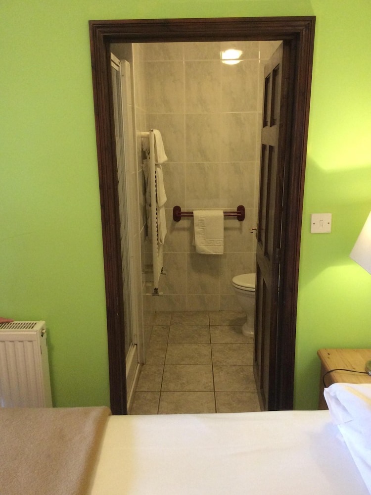 Double Room, Ensuite - Photo 5