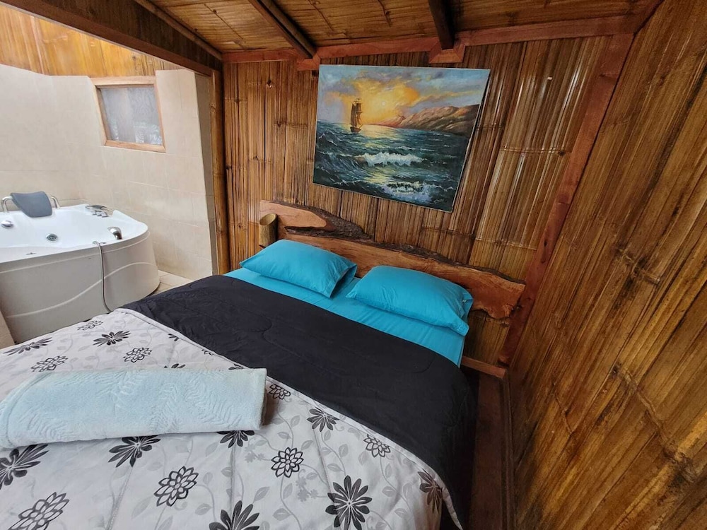 Signature Studio Suite, 1 King Bed photo 2