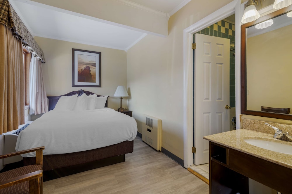 Suite, 2 Bedrooms, Non Smoking, Jetted Tub photo 1