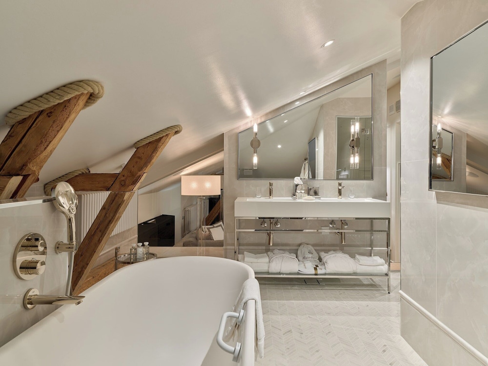 Suite, 1 King Bed (Loft, Spa) - Photo 2