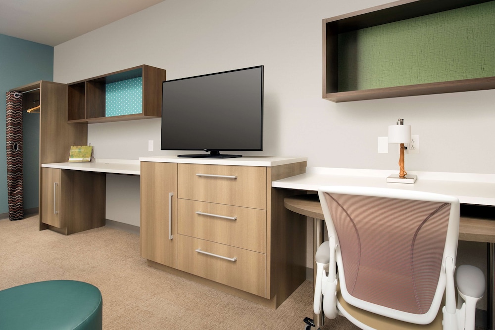 Suite, 1 King Bed, Accessible (Hearing) - Photo 3