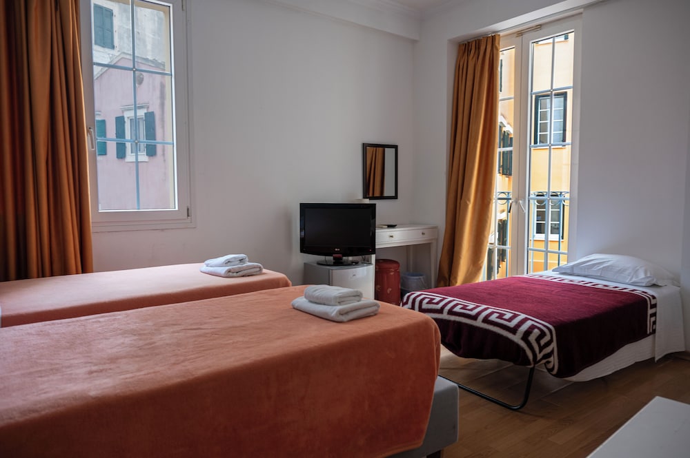Economy Triple Room, City View - Photo 2