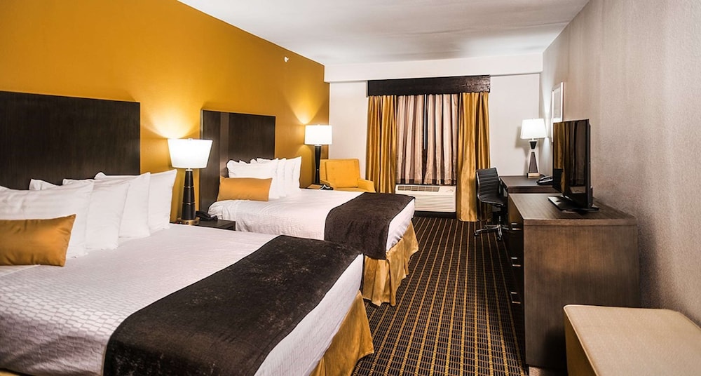 Standard Room, 2 Queen Beds, Accessible, Non Smoking (Walk-In Shower)