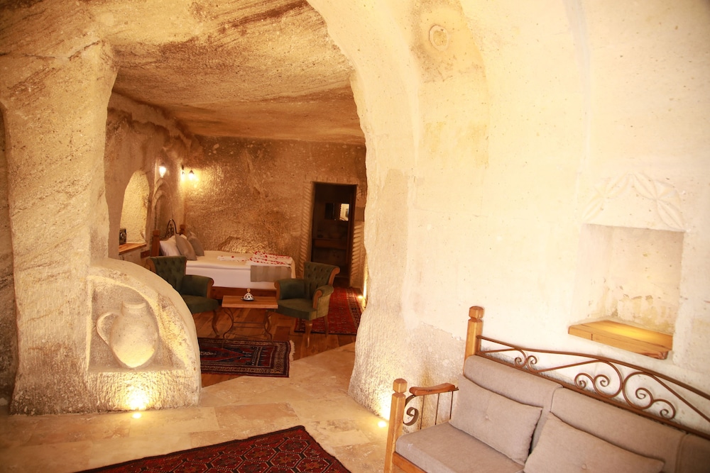 Standard Suite - Photo 7