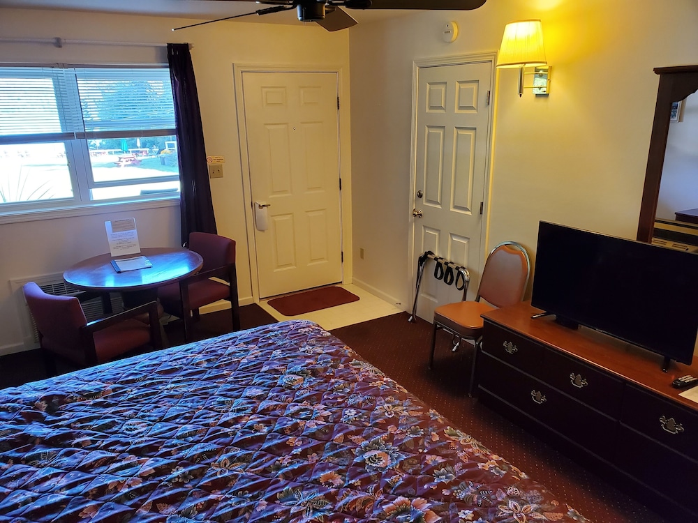 Deluxe Room, 1 King Bed