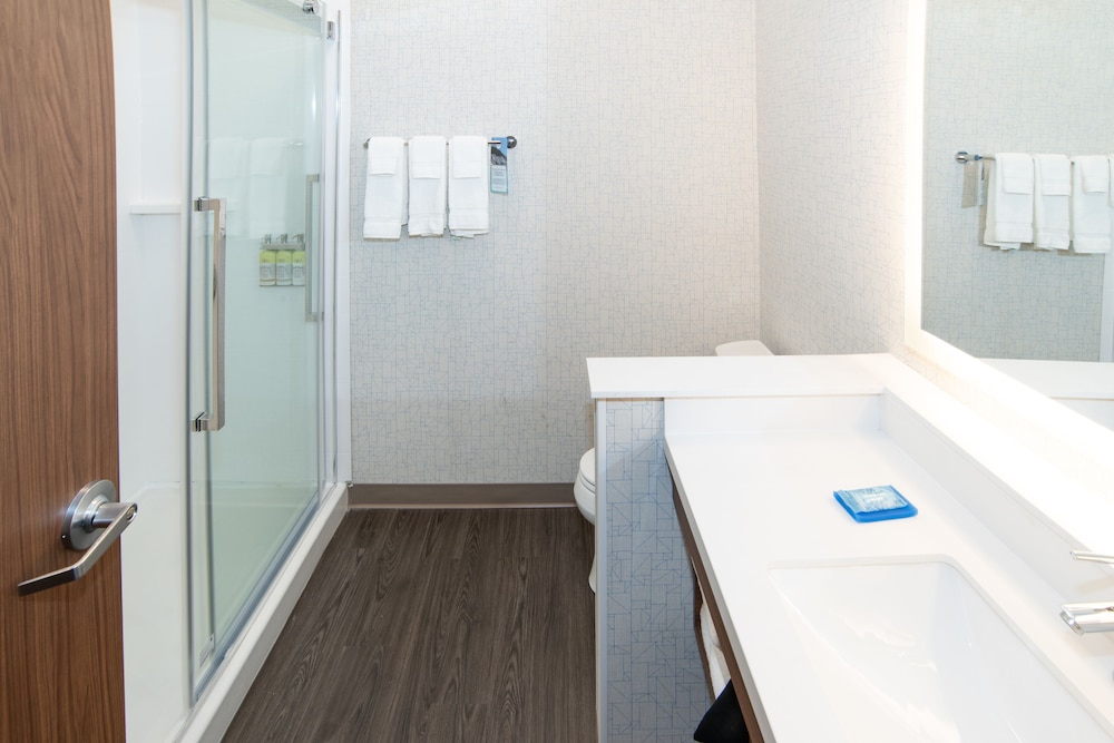 Suite, Multiple Beds - Photo 3
