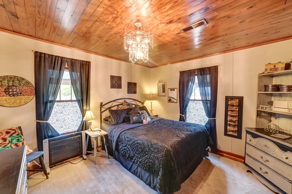 House (2 Bedrooms) photo 1