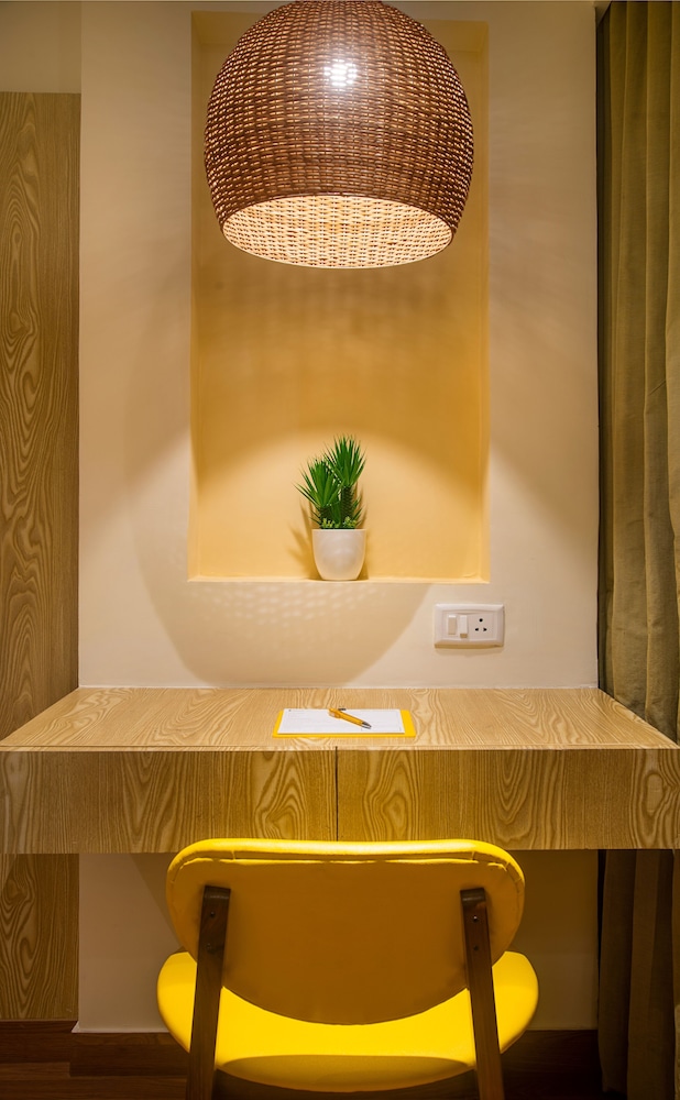 Deluxe King Room - Photo 4