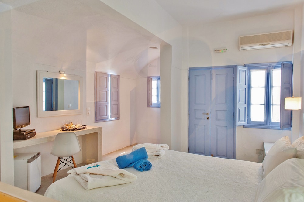 Superior Room, Sea View - Photo 9