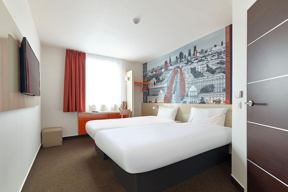 Standard Twin Room, 2 Twin Beds - Photo 1