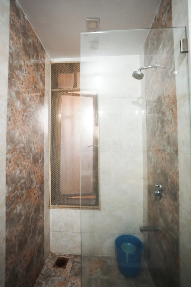 Standard Room - Photo 11