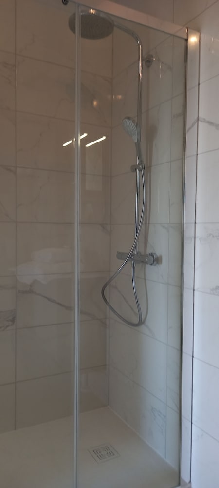 Deluxe Twin Room photo 3