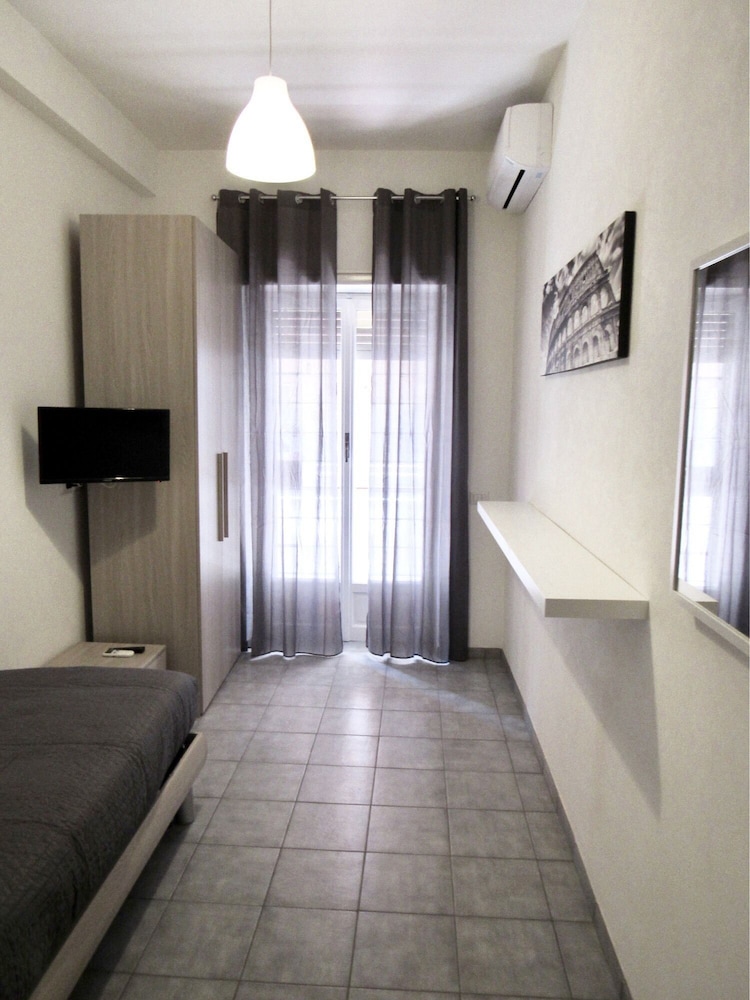 Single Room photo 1