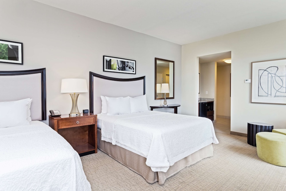 Room, 1 King Bed, Accessible, Bathtub (Accessible)