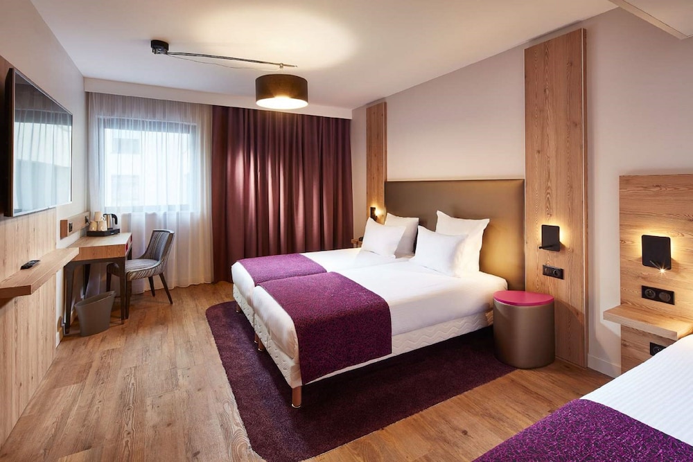 Triple Room, 1 Queen Bed with Sofa bed