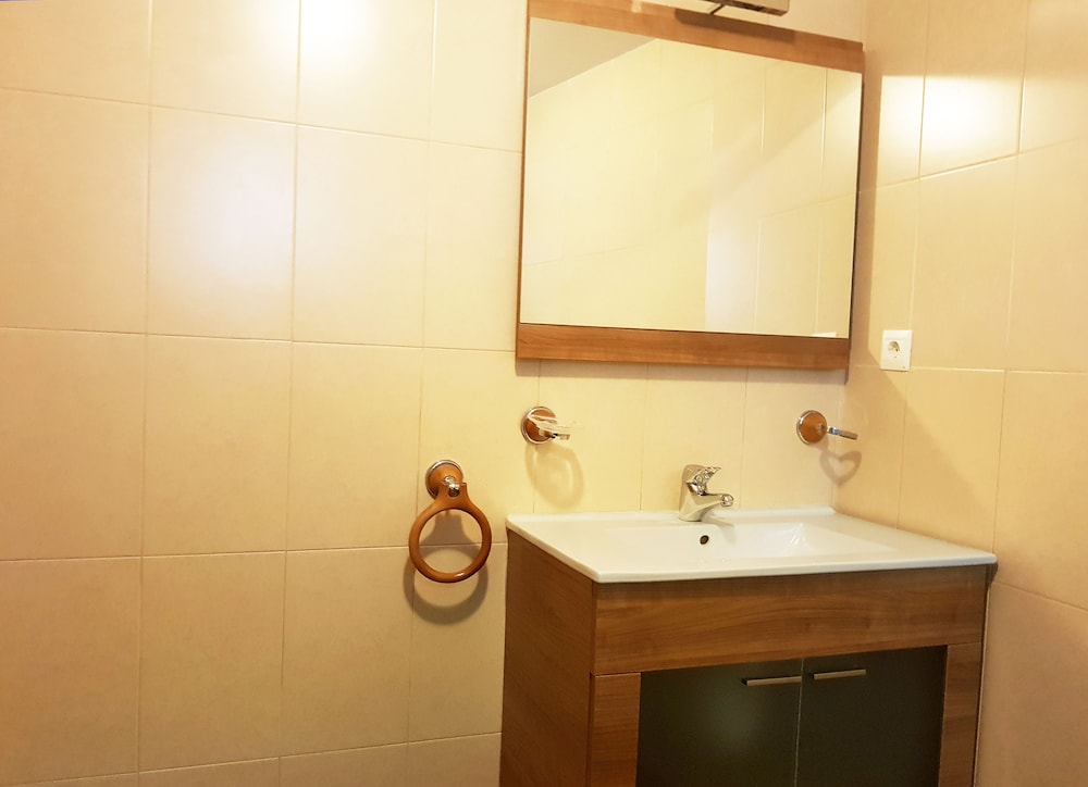 Basic Apartment, 2 Bedrooms photo 2
