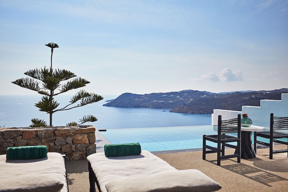 Superior Suite, Private Pool ( Grand Majestic)