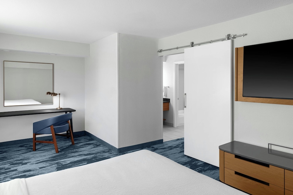Executive Suite, 1 King Bed with Sofa bed (Hearing Accessible) photo 1