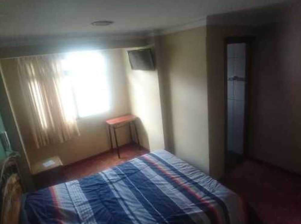 Double Room, 1 Double Bed, Shared Bathroom photo 2