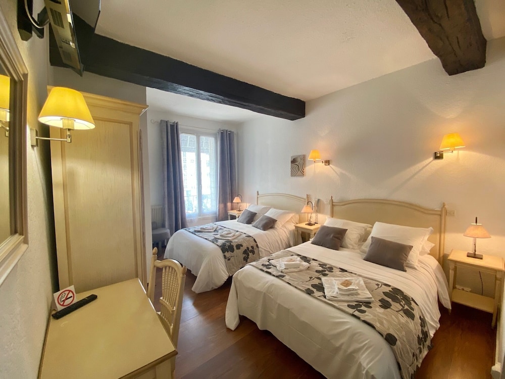 Quadruple Room - Photo 1