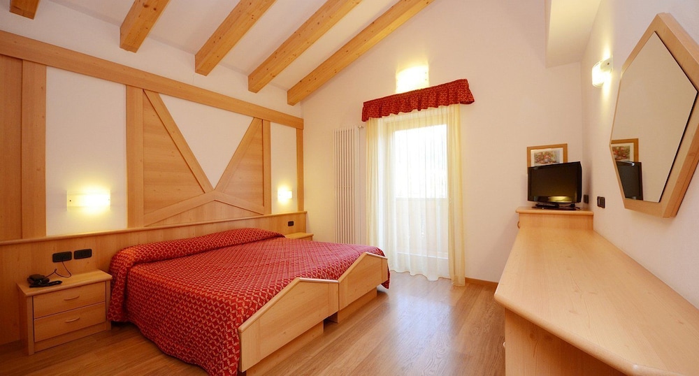 Standard Double Room, 1 Queen Bed, Non Smoking photo 3