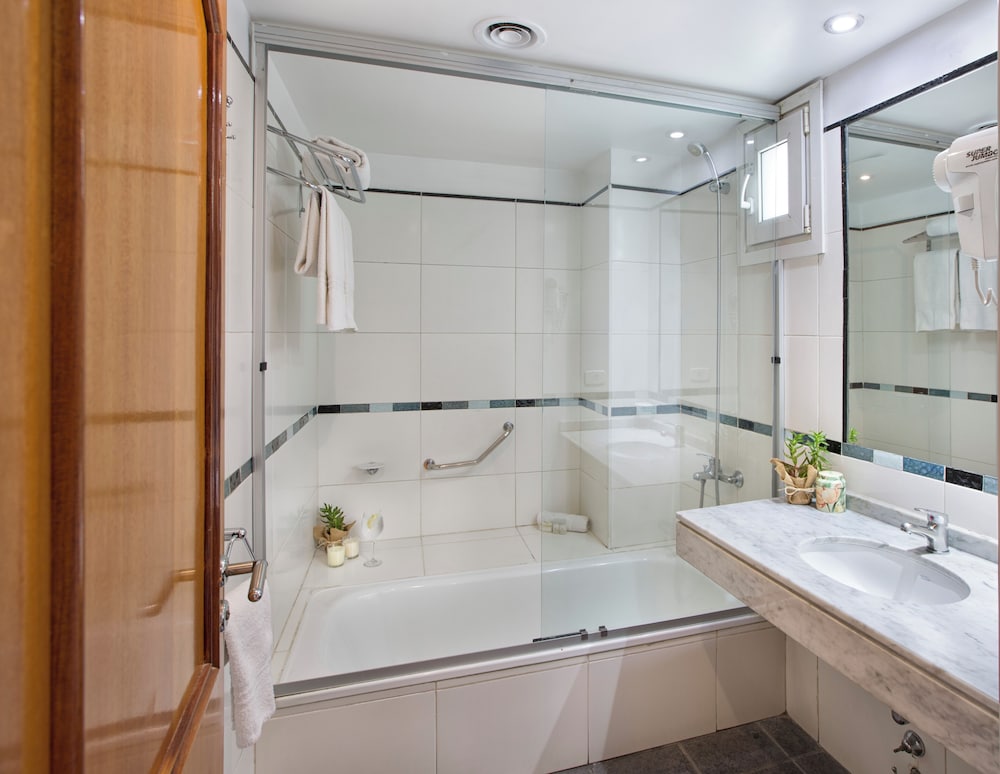 Deluxe Studio Suite photo 3