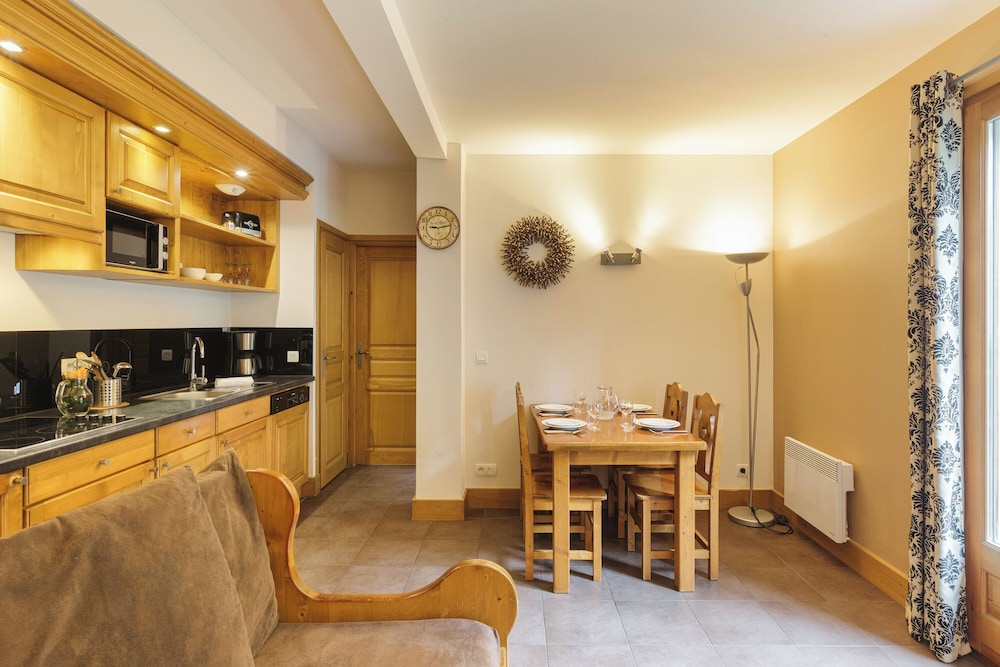 Family Apartment, Multiple Bedrooms (Vallorcine Buet 01 ski in / ski out) Family Apartment, Multiple Bedrooms (Vallorcine Buet 01 ski in / ski out)