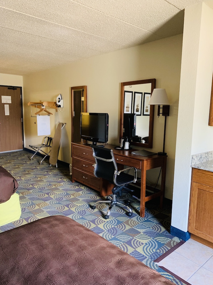 Room, 2 Queen Beds, Accessible, Non Smoking (Mobility) - Photo 22