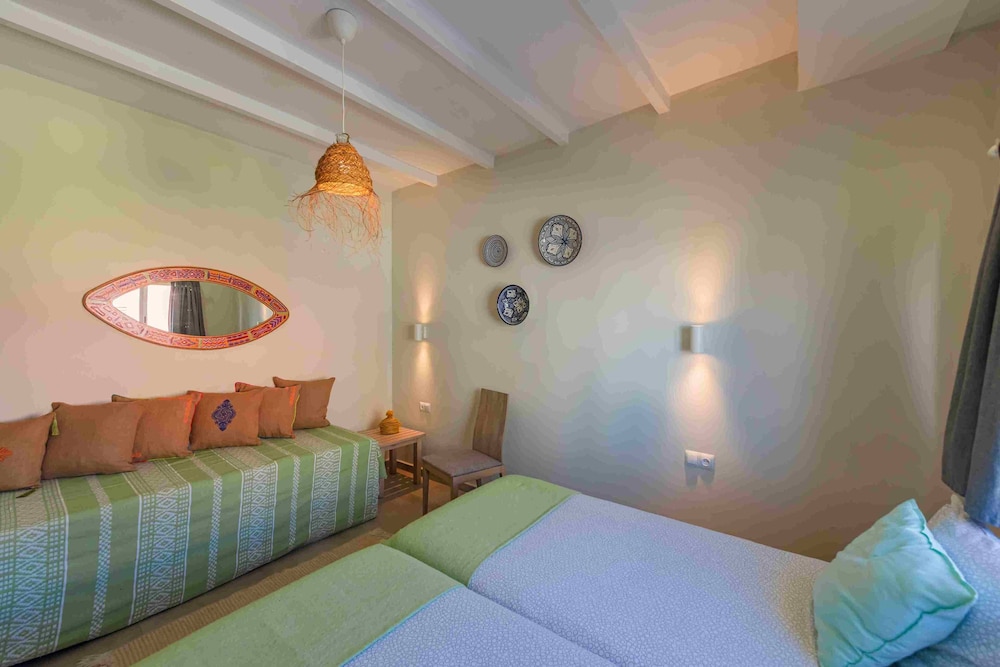 Basic Twin Room, Garden View photo 3