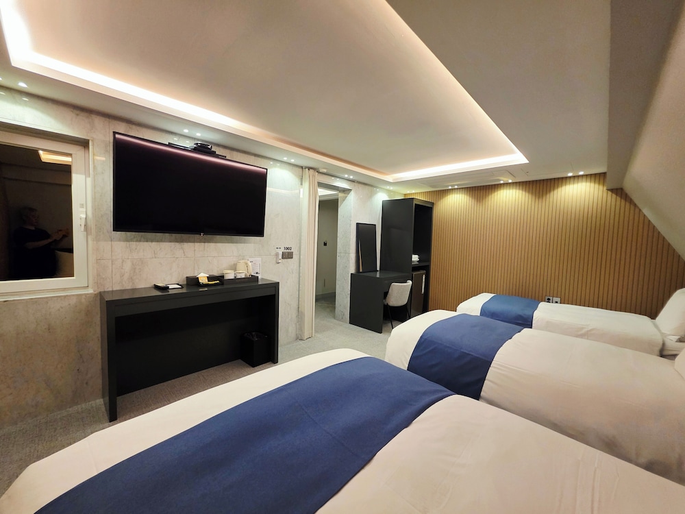 Superior Quadruple Room, Multiple Beds, Non Smoking