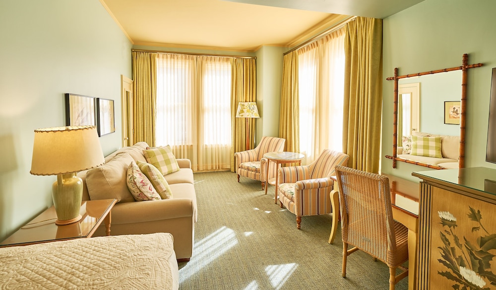 Deluxe Room, 2 Queen Beds photo 1