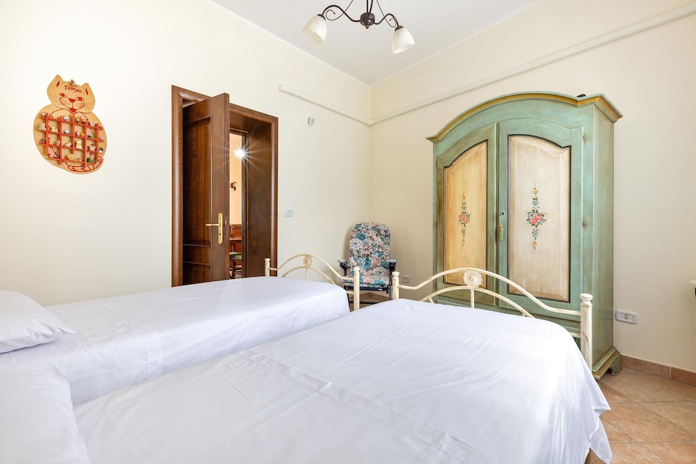 Villa photo 3