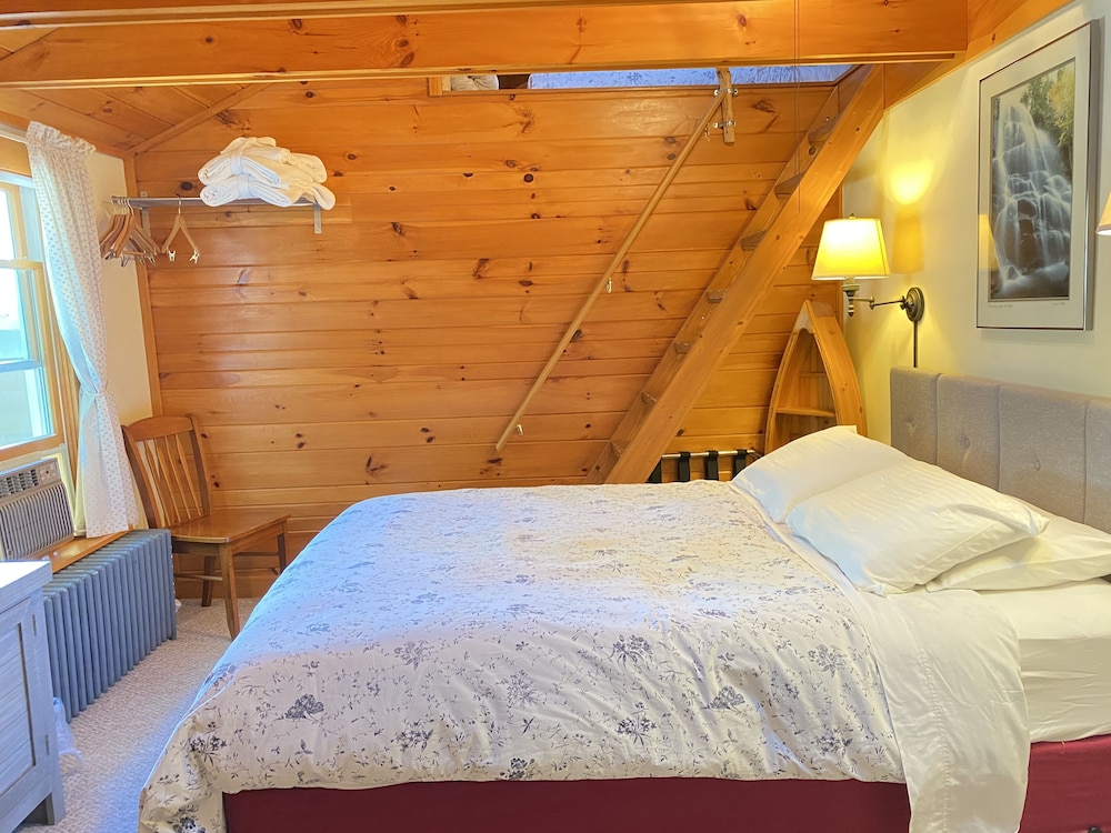 Deluxe Room, Multiple Beds photo 2
