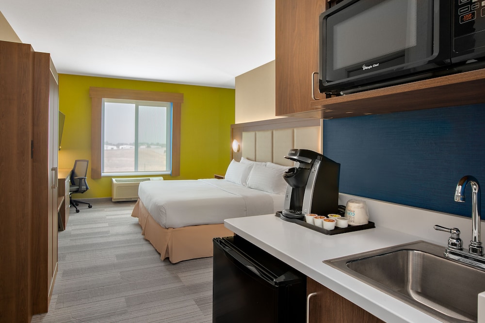 Suite, 2 Queen Beds - Photo 3