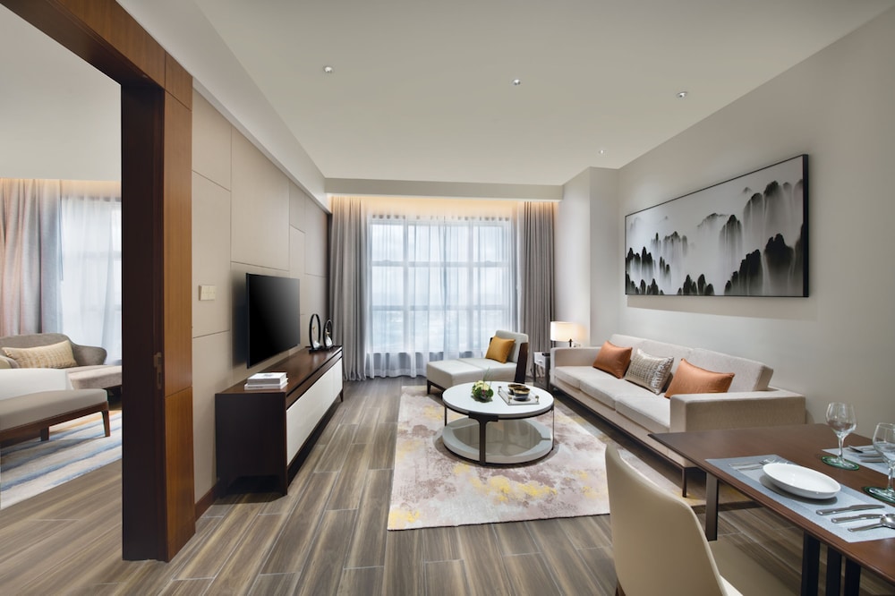 Executive Suite, 1 Bedroom - Photo 5