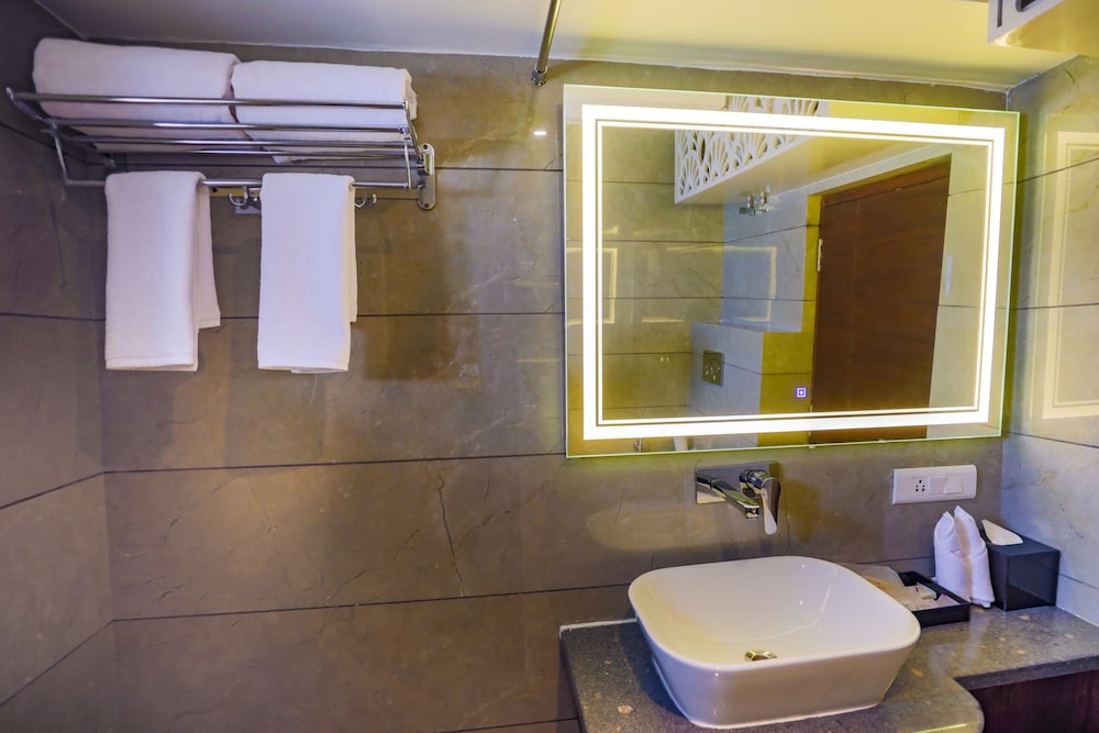 Suite - Photo 7