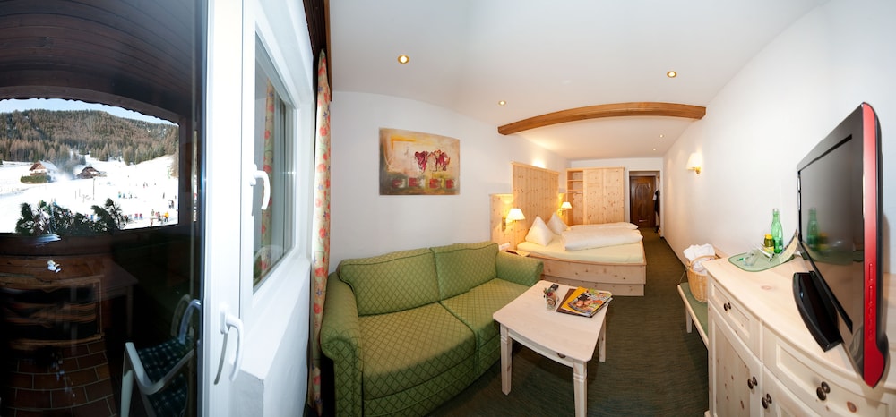 Traditional Double Room, 1 Bedroom, Non Smoking, Mountain View photo 2