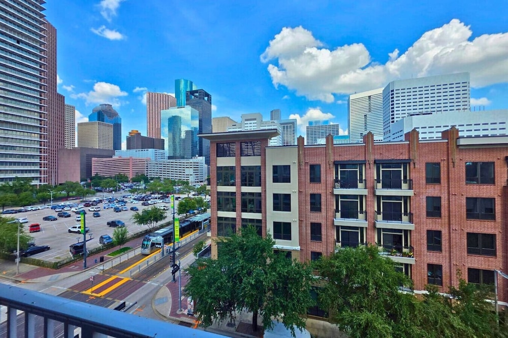 Downtown High Rise w Skyline Views Rooftop Pool, Billede 11