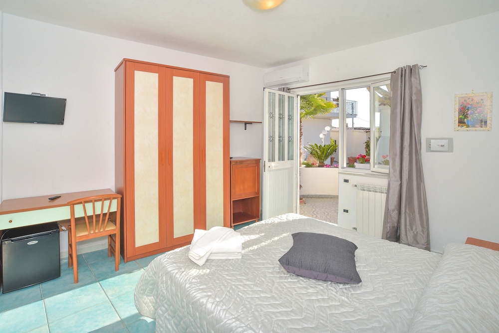 Double or Twin Room photo 1