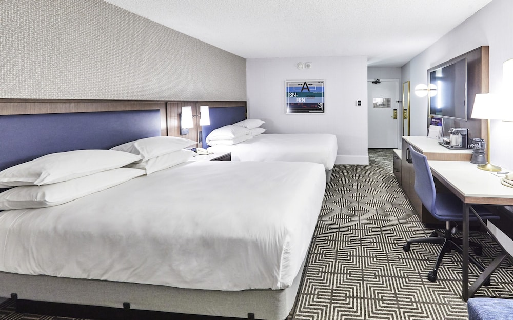 Deluxe Room, 2 Queen Beds - Photo 5