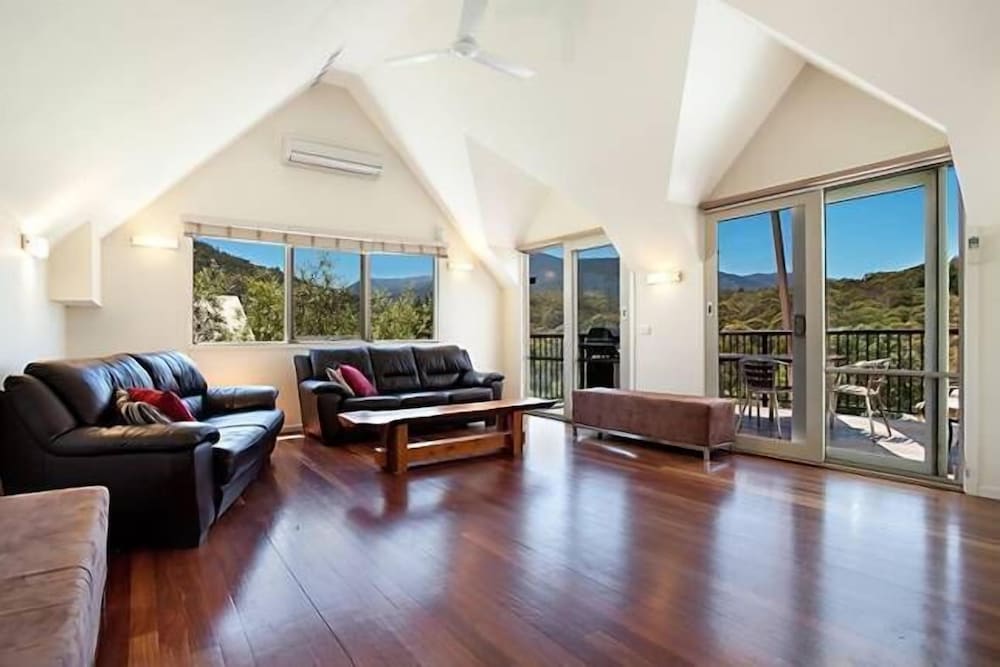 House, 4 Bedrooms photo 3
