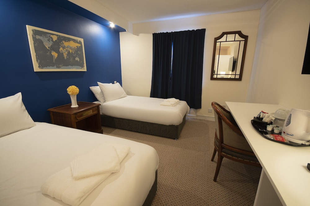 Basic Twin Room photo 2