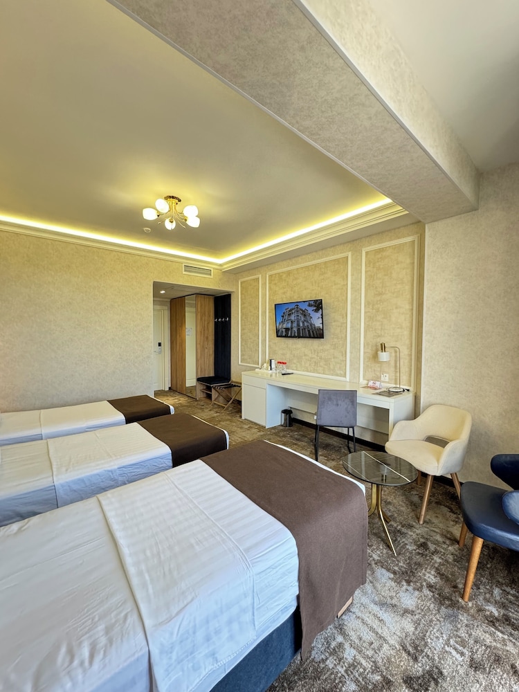 Deluxe Triple Room (Top floor) - Photo 3