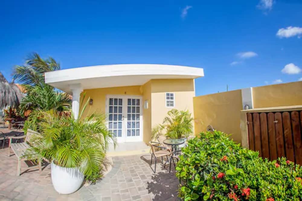 Deluxe Studio, 2 Queen Beds, Kitchen